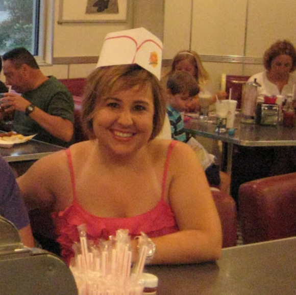 Profile Picture of Meredith Cheek (@mnc00684) on Poshmark