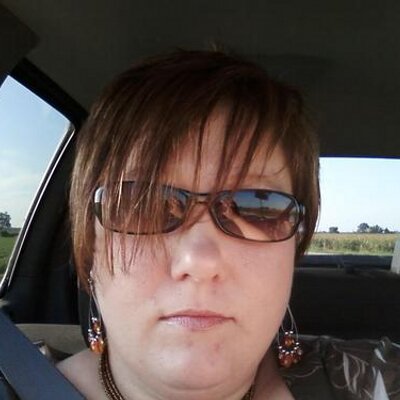 Profile Picture of Mel Perry (@corgigirl2000) on Twitter