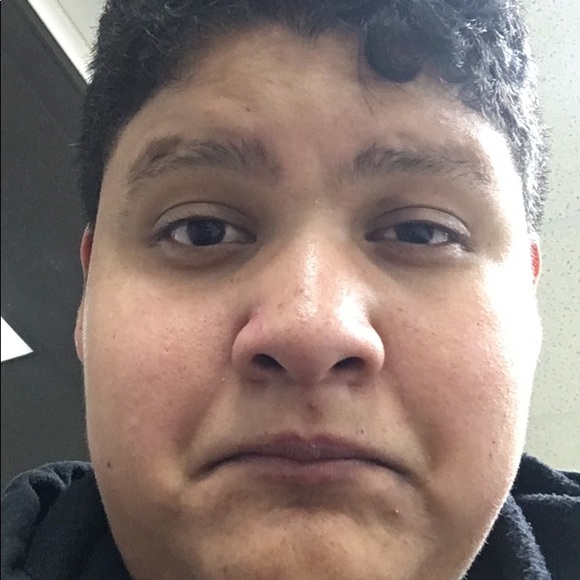 Profile Picture of Saul Quintanilla (@saulq111) on Poshmark