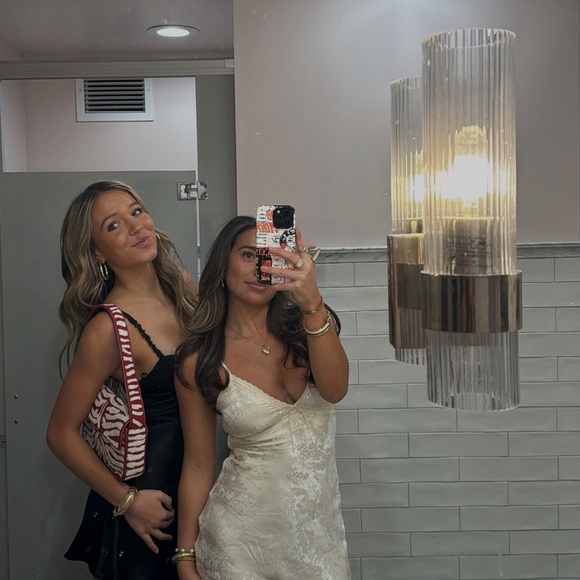 Profile Picture of Destinee Steinhafel (@dsteinhafel) on Poshmark