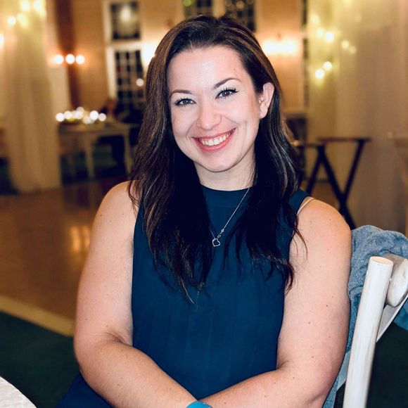 Profile Picture of Casey Veronica (@cmcg53) on Poshmark