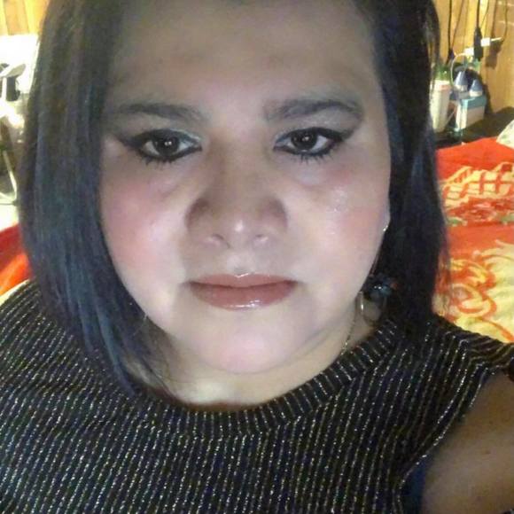 Profile Picture of Arely Sanchez (@arelysanchez452) on Poshmark