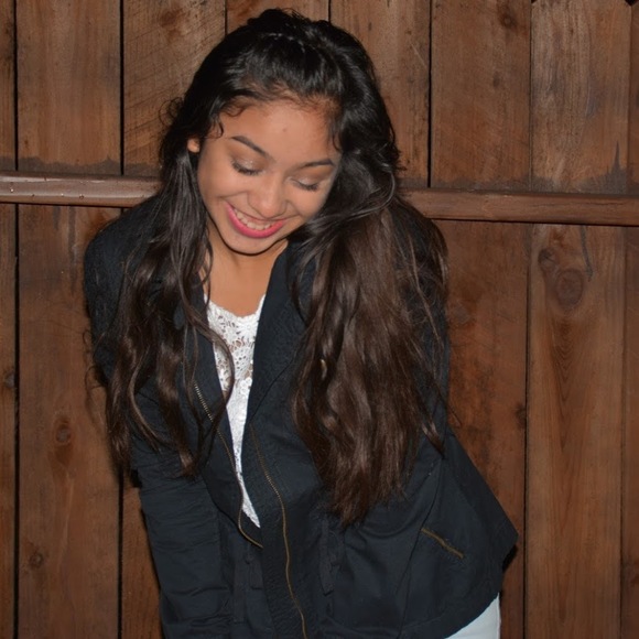 Profile Picture of Jacqueline Cuellar (@jackiecuellar) on Poshmark