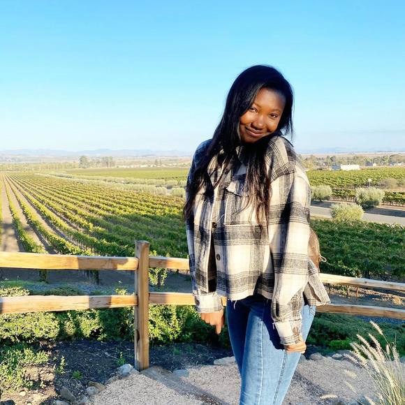 Profile Picture of Sadia Ibrahim (@sadss) on Poshmark