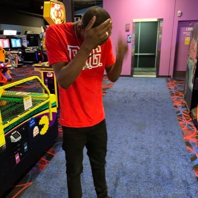 Profile Picture of Dee🤘🏾 (@_NoGravity_) on Twitter