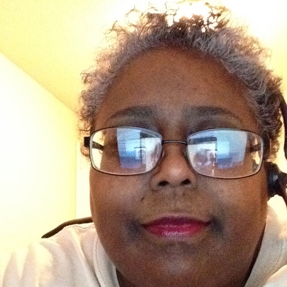 Profile Picture of Pam Kelly (@kelp30096) on Poshmark