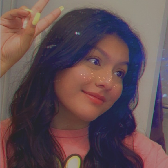 Profile Picture of Crystal Maya (@crystal_maya) on Poshmark