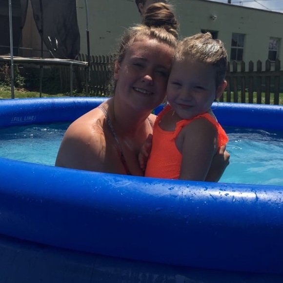 Profile Picture of Brielle Hammerstein (@brielle1520) on Poshmark