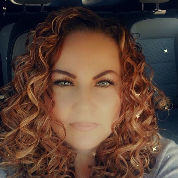 Profile Picture of Sharin Roberts (@wetnikko) on Poshmark