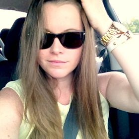 Profile Picture of Sarah Trevino (@thepinklemondesigns) on Pinterest