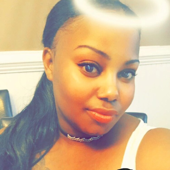 Profile Picture of Heather Hendricks (@miss_hunii) on Poshmark