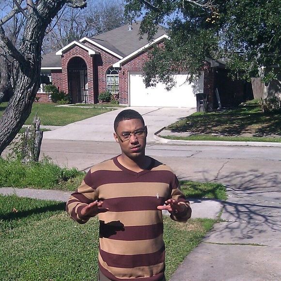 Profile Picture of Jeff Vaughn (@jeff_1987) on Poshmark