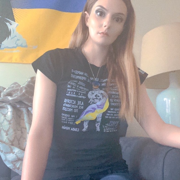 Profile Picture of Julia Falk (@lawlady91) on Poshmark