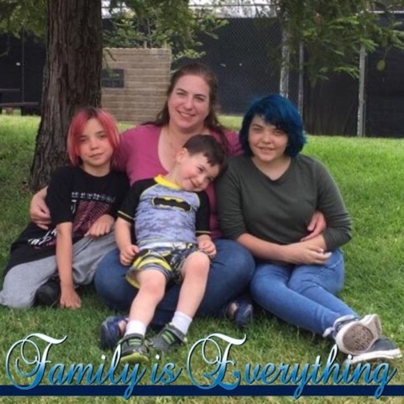Profile Picture of Laura Ervine (@mommy93446) on Poshmark