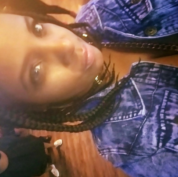 Profile Picture of Jatana Williams (@jatanauniqe) on Poshmark