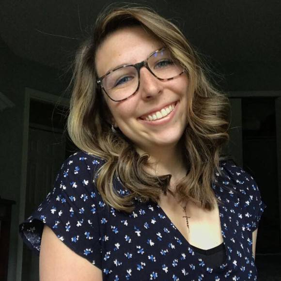 Profile Picture of Becky Pioch (@beckypioch) on Poshmark