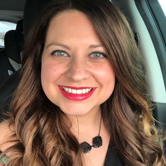Profile Picture of Bethanne Buffington (@abbuff2014) on Poshmark