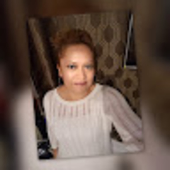 Profile Picture of Yolanda gonzález Gonzalez (@yolanda22974) on Poshmark