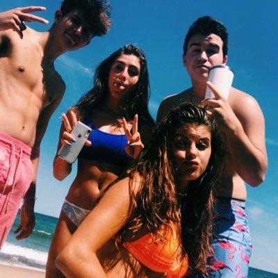 Profile Picture of Vivian Cronin (@Vivian65Cronin) on Twitter