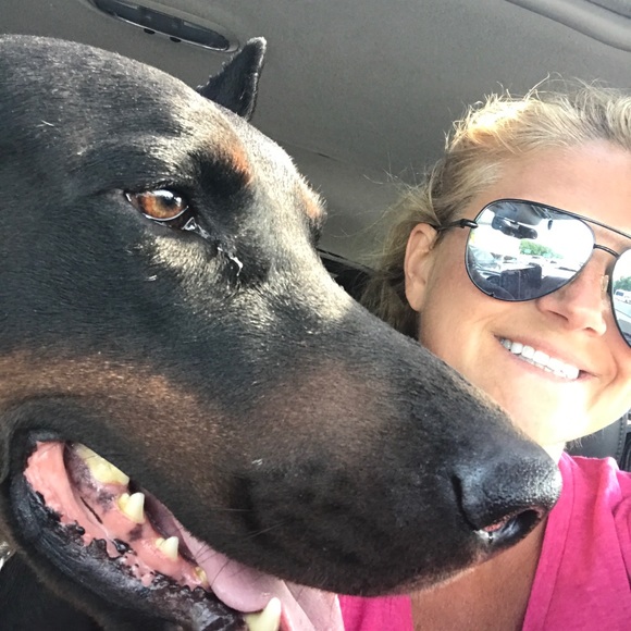 Profile Picture of Michelke Pezzulo (@mpezz) on Poshmark