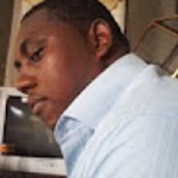 Profile Picture of Djeams Thibeaud (@djeabat) on Poshmark