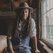 Profile Picture of Julian Taylor (@thejuliantaylorband) on Youtube