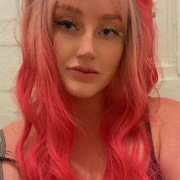 Profile Picture of Lucia Wolf (@tischlerlucy) on Poshmark