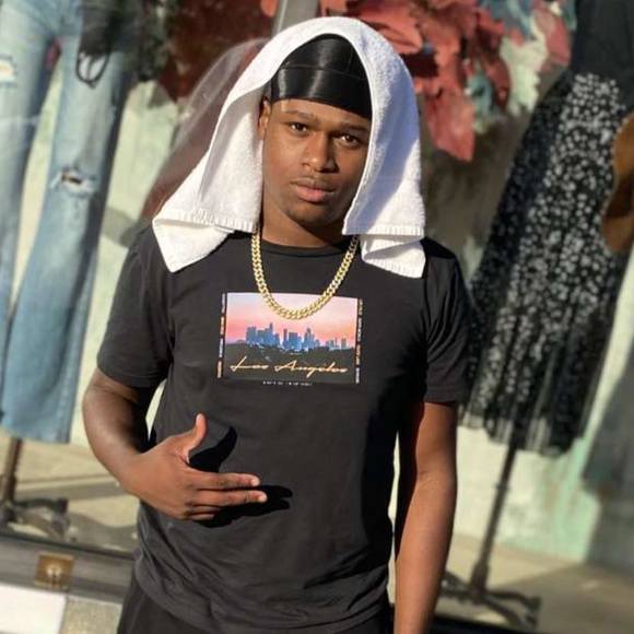 Profile Picture of Claude Placide (@claudeplacide) on Poshmark