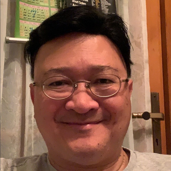 Profile Picture of David Fong (@dvdposh888) on Poshmark
