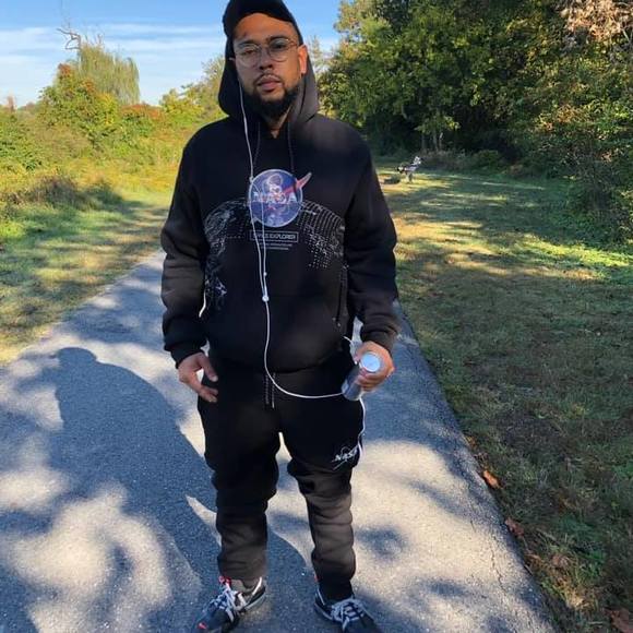 Profile Picture of Randy Francis (@randyfrancis68) on Poshmark