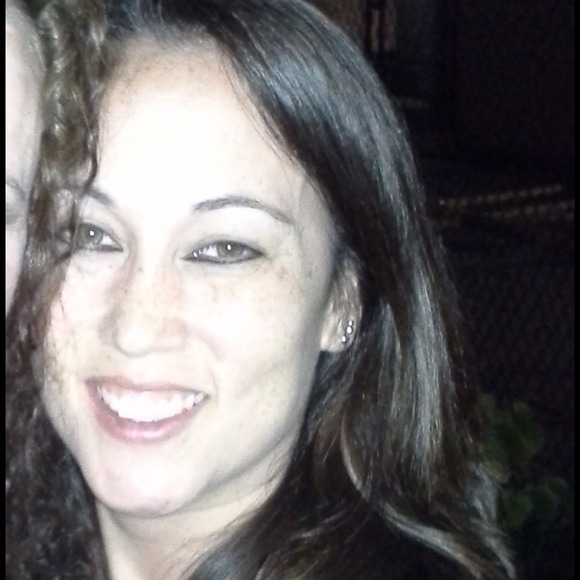 Profile Picture of Dana Moxley (@danamox) on Poshmark