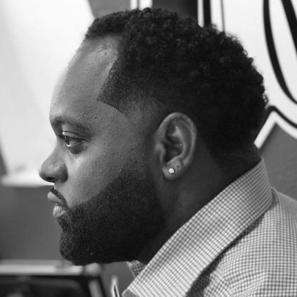 Profile Picture of James Manns (@jamesmanns85) on Poshmark