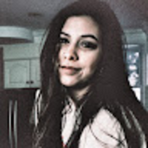 Robyn Ottolini - Poshmark Profile Picture of Robyn Ottolini (@robynottolini) on Poshmark