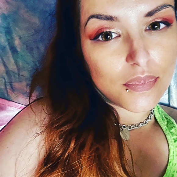 Profile Picture of Kara Keysor (@cylenka) on Poshmark