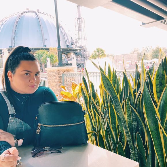 Daniella Liscano - Poshmark Profile Picture of Daniella Liscano (@daniellaliscano) on Poshmark