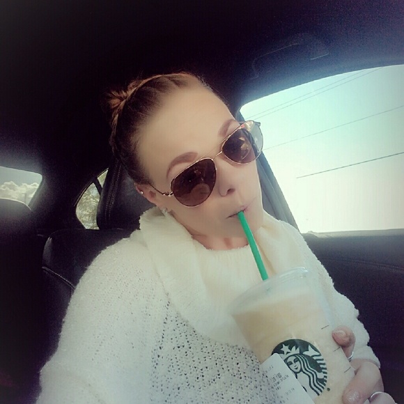 Profile Picture of Tiffany Schulzetenberg (@tiffanysue4026) on Poshmark