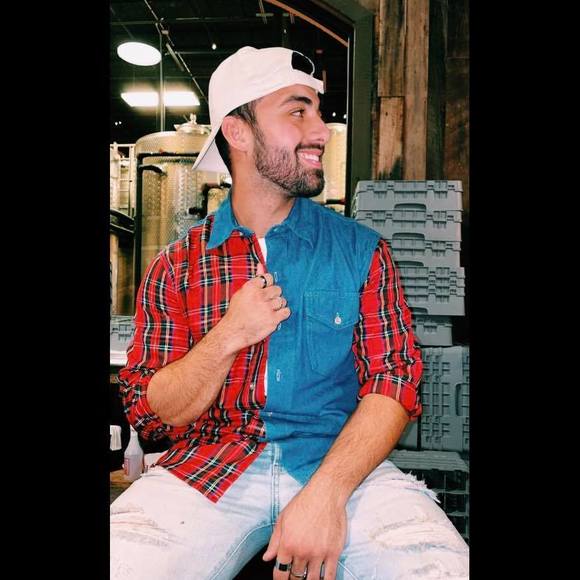 Profile Picture of James Fortunato (@jamesfortunato) on Poshmark