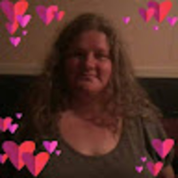 Profile Picture of Kimberly Harcourt (@kimberlyharcour) on Poshmark