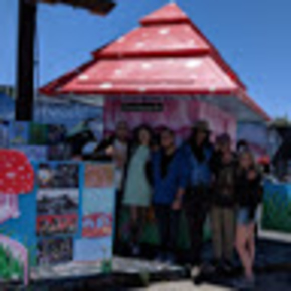 Profile Picture of Alyssa Stansell (@nilbogmilk) on Poshmark