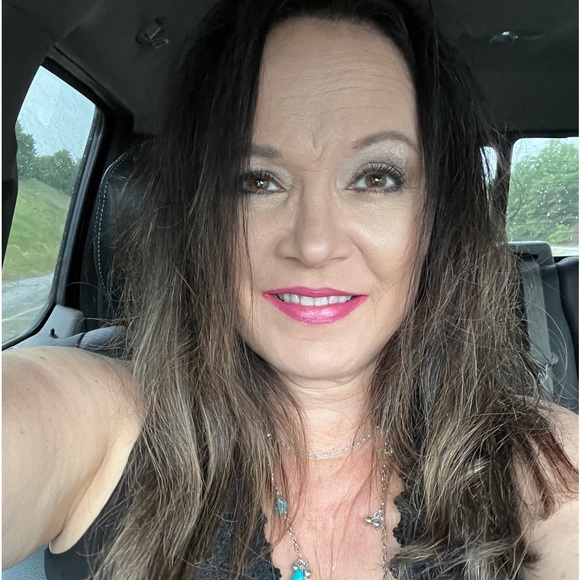 Profile Picture of Tina Grubb (@tinagrubb482) on Poshmark