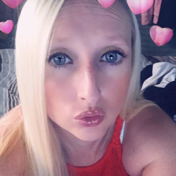 Profile Picture of Josienlexi Shaffer (@jsmarie30) on Poshmark