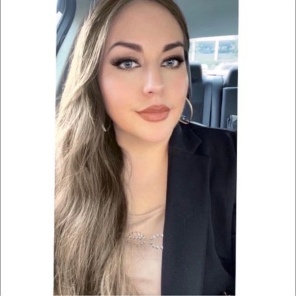 Profile Picture of Nancy Sage (@nancy_sage) on Poshmark