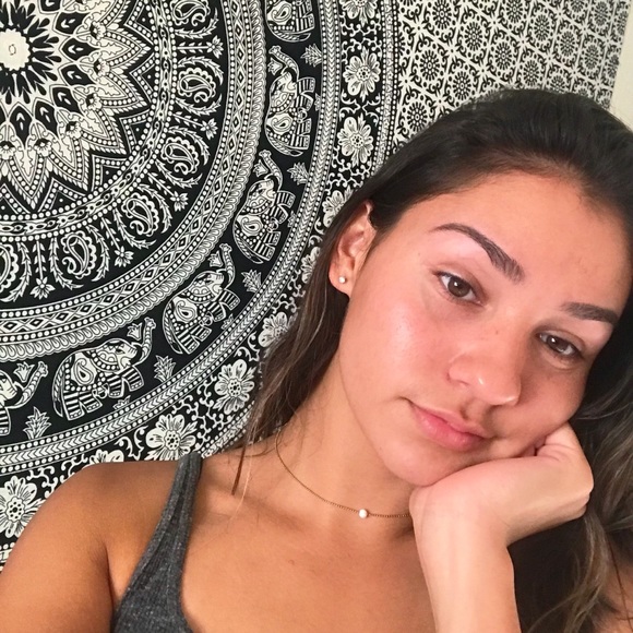 Profile Picture of Brooklynn Mocny (@brooklynnmocny) on Poshmark