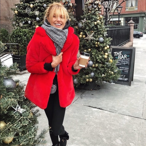 Gabriella Kloss - Poshmark Profile Picture of Gabriella Kloss (@goshgabriella) on Poshmark