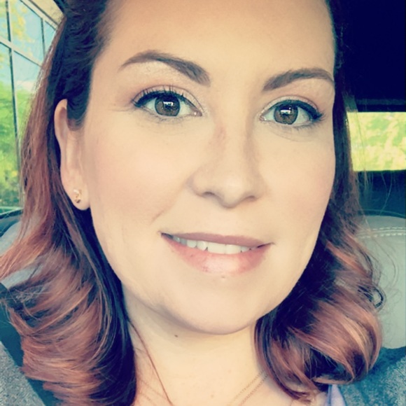 Profile Picture of Dorae Allen (@doraea) on Poshmark