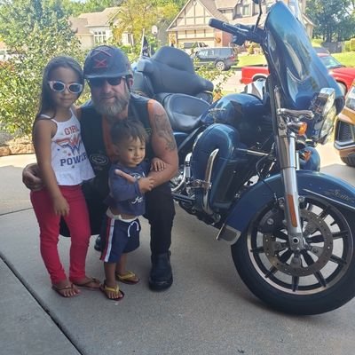 Profile Picture of Robert D. Clapp (@RobertDClapp1) on Twitter
