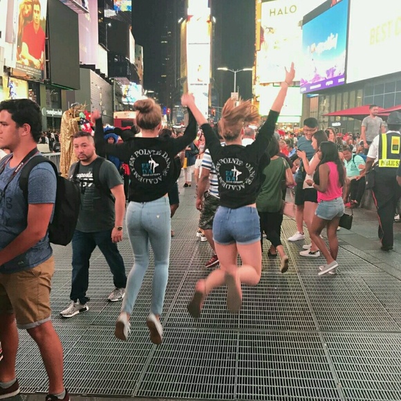 Charlotte Robbins - Poshmark Profile Picture of Charlotte Robbins (@charobbins) on Poshmark