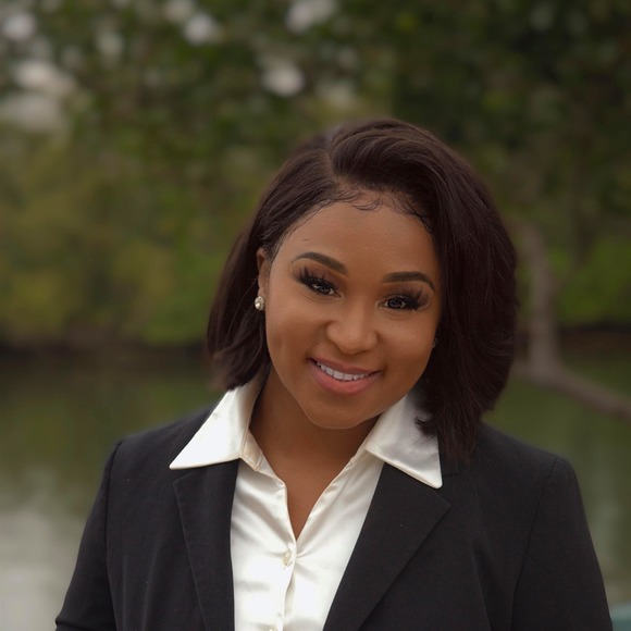 Profile Picture of Jodi-ann Pinnock (@jpinnock) on Poshmark