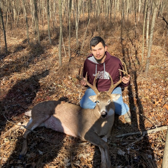 Profile Picture of Jonathan Zepeda (@jonathan_zepeda) on Poshmark
