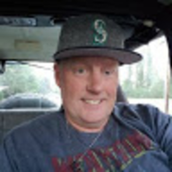 Profile Picture of Erik Hansen (@eriktoddhansen) on Poshmark